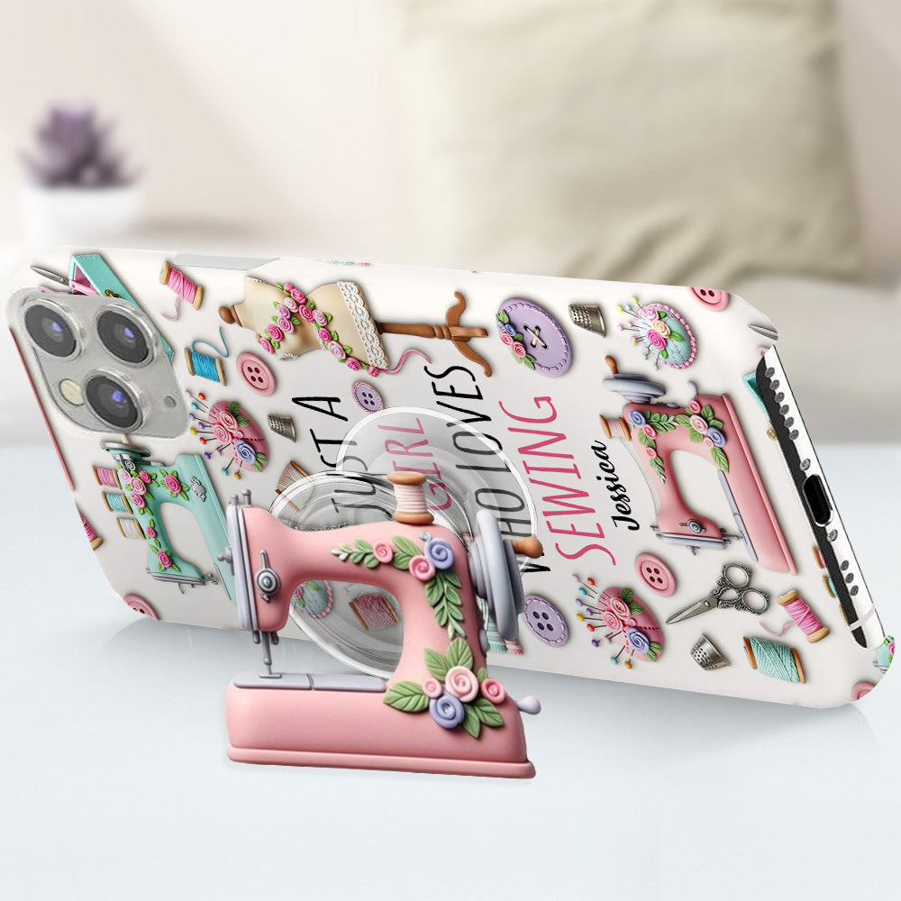 Einfach ein Mädchen, das Nähen liebt – Personalisierte Handyhülle mit vollflächigem Nähmotiv