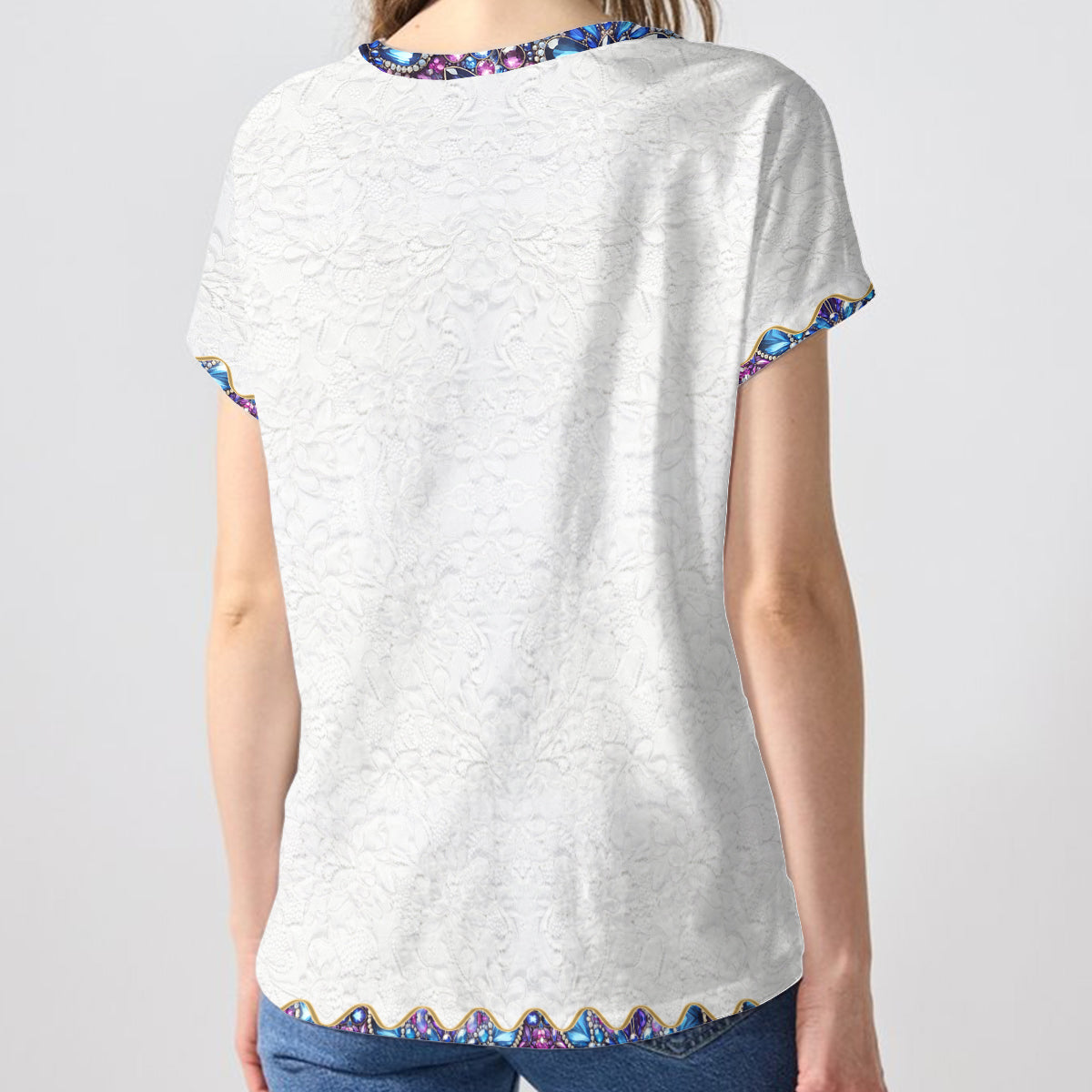 Stolze Hundemama – Personalisiertes T-Shirt mit V-Ausschnitt und Hundemotiv