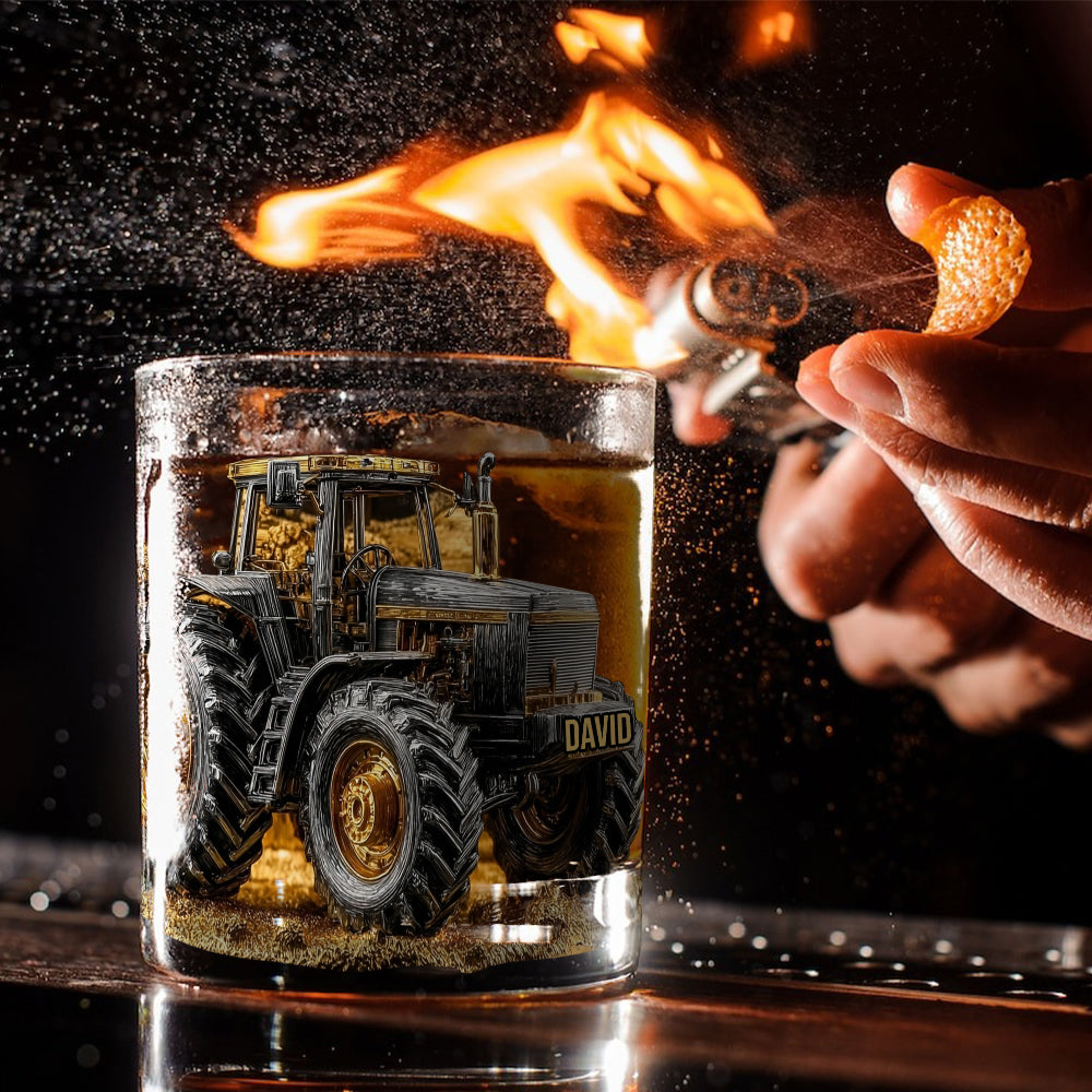 Strong Farmer – Personalisiertes Traktor-Whiskyglas