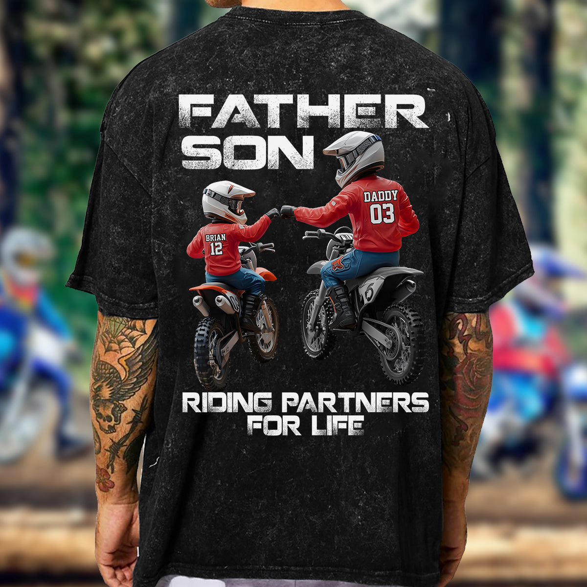 Dirtbike-Papa und Kind – personalisiertes Dirtbike-Wasch-T-Shirt