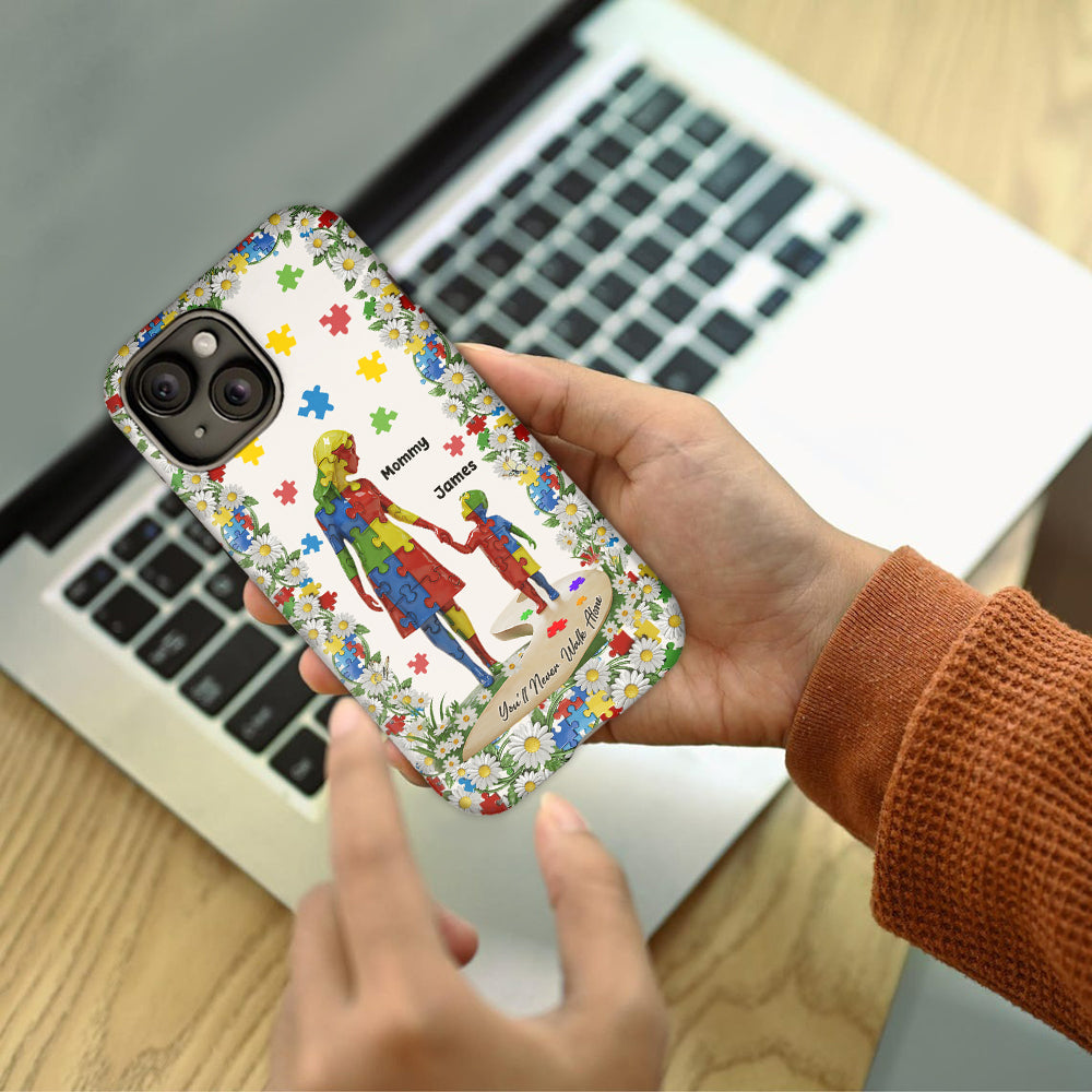 Du wirst niemals allein gehen – Personalisierte Handyhülle mit vollflächigem Aufdruck zum Thema Autismus