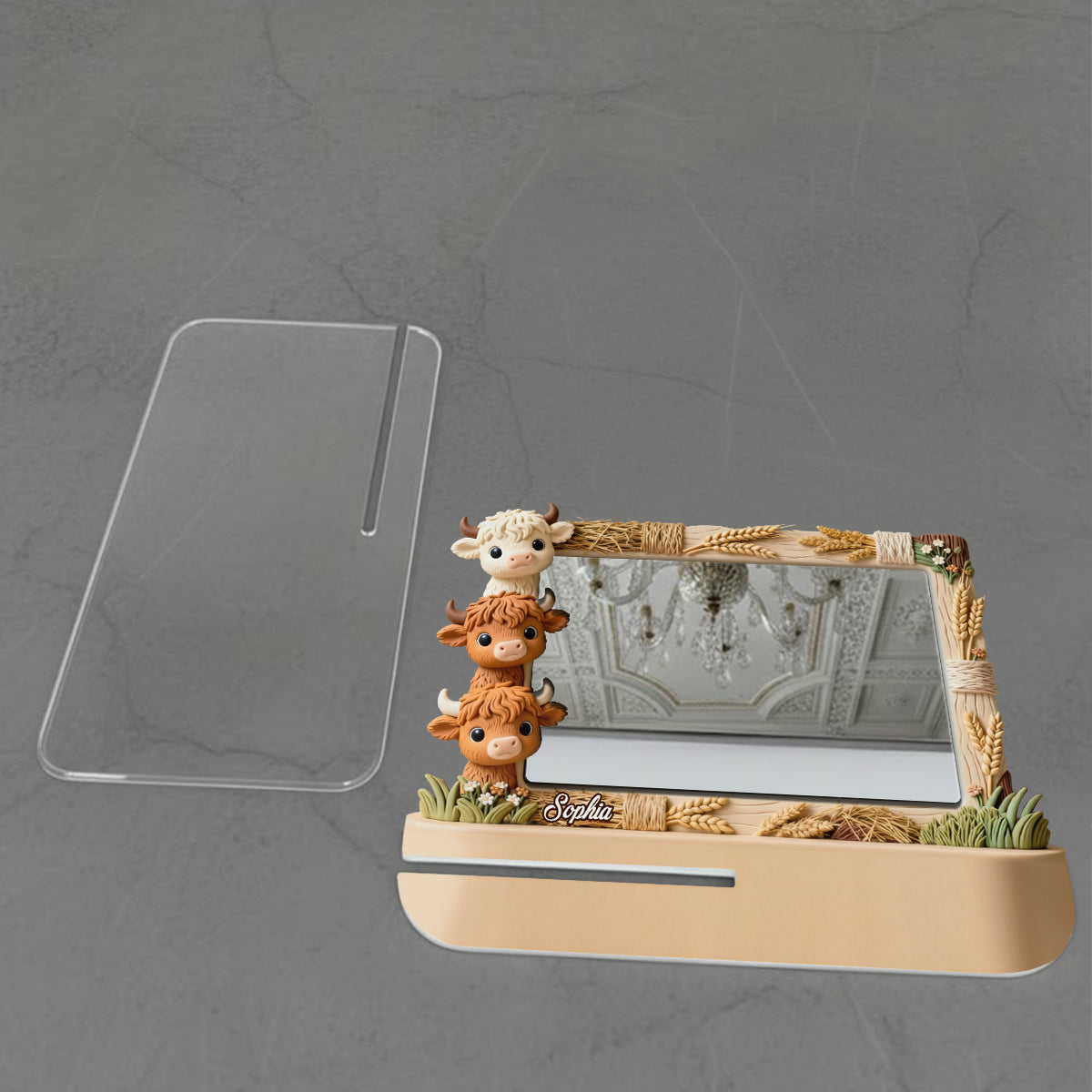 Niedliche Hochlandkühe schauen hervor – Personalisierter Schreibtischspiegel mit Hochlandkuhmotiv