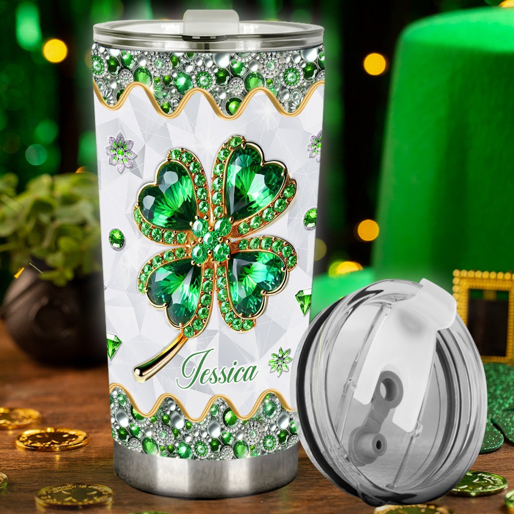 Glücksbringendes vierblättriges Kleeblatt – personalisierter St. Patrick's Day-Becher