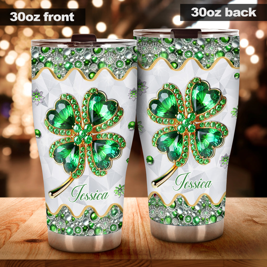 Glücksbringendes vierblättriges Kleeblatt – personalisierter St. Patrick's Day-Becher