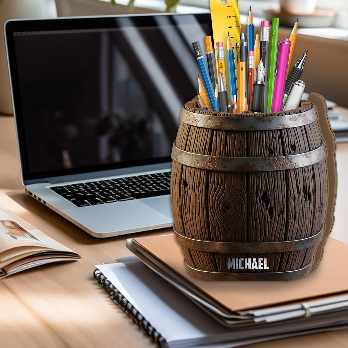 Witziges Bierfass aus Holz – personalisierter Stiftehalter aus Holz