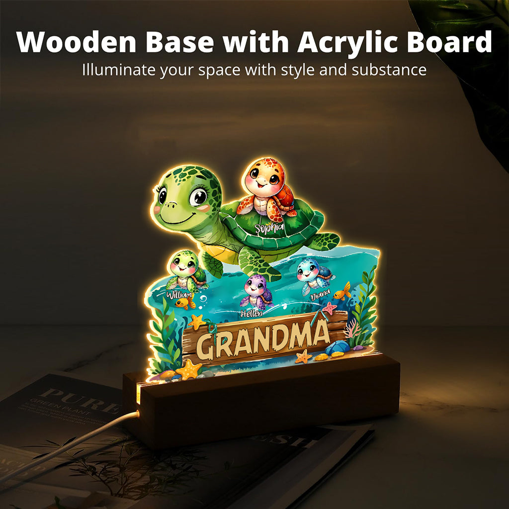 Schwimmend durchs Leben mit Omas Liebe – Personalisierte, Oma-förmige Plakettenleuchte