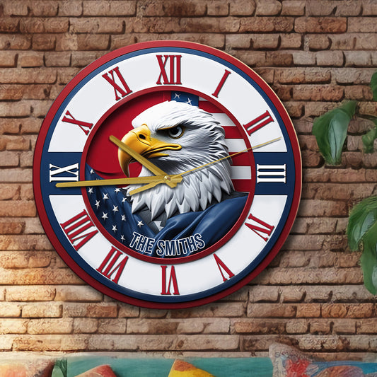 Home Of The Free - Personalisierte Weißkopfseeadler-Wanduhr