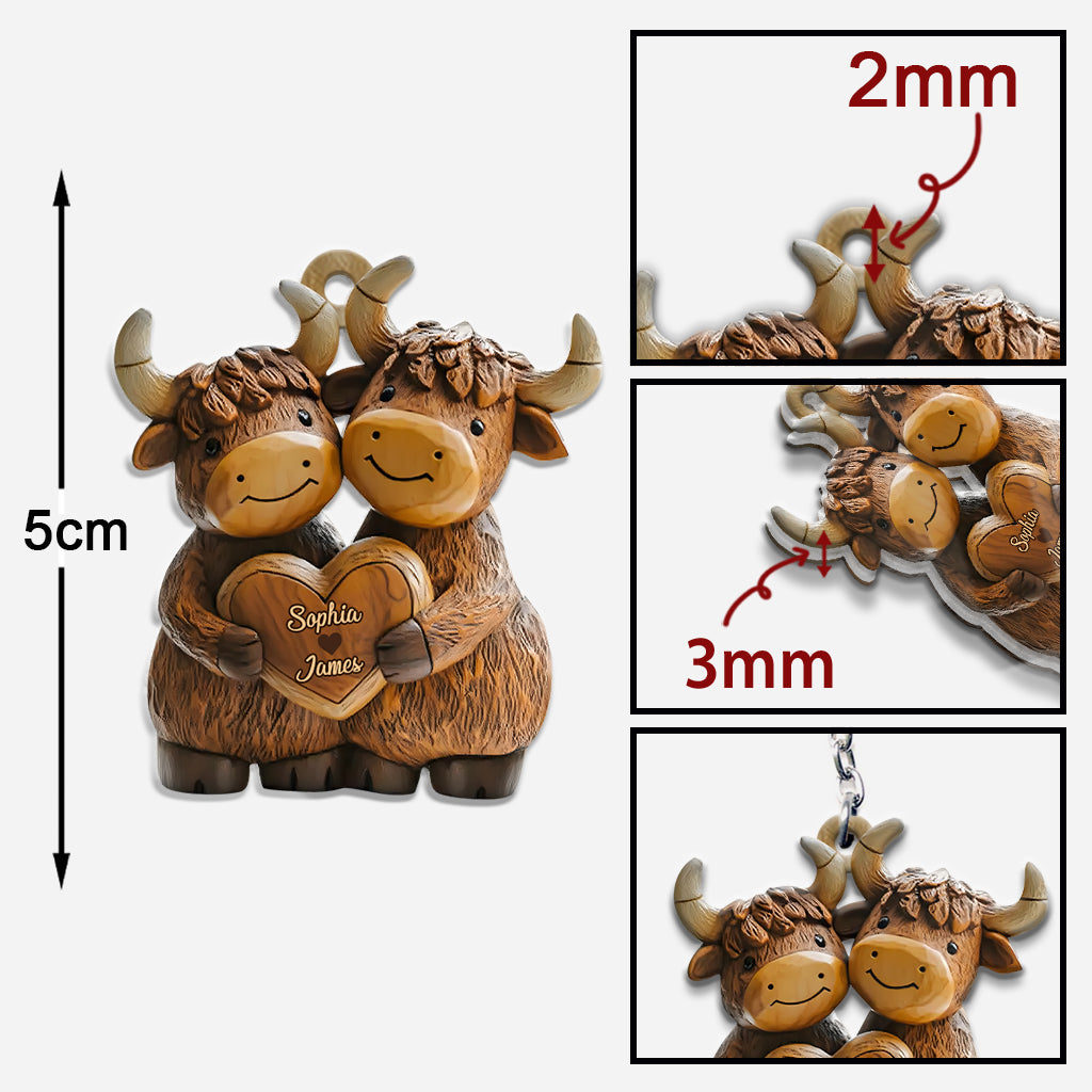 Niedliches Hochlandrinderpaar – personalisierter Hochlandrinder-Schlüsselanhänger