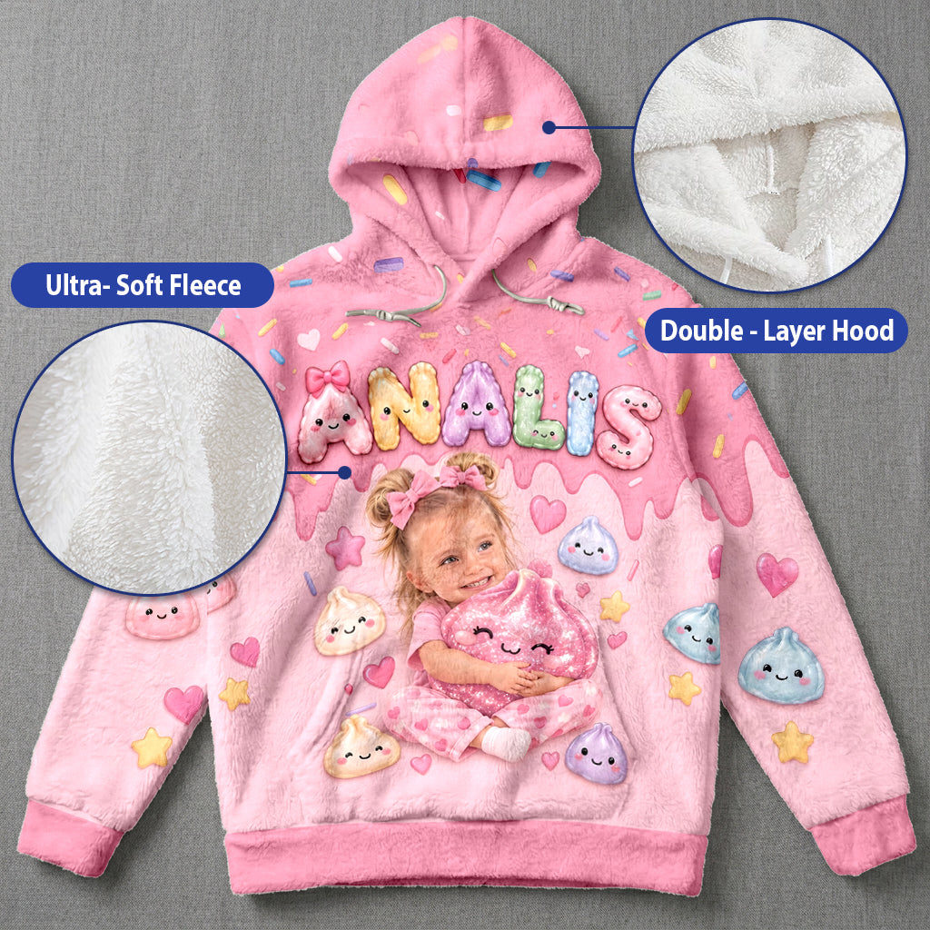 Ein Kind, das Squishies liebt - Personalisierter Kinder-Fleece-Hoodie