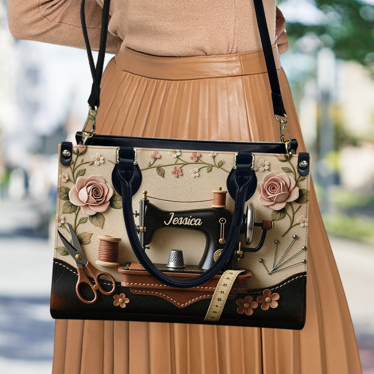 Das perfekte Geschenk für Nähbegeisterte – personalisierte Näh-Lederhandtasche