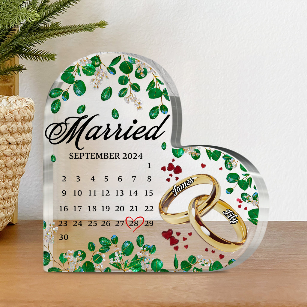 Verheiratet – Personalisierte Acrylplakette in individueller Form für Paare