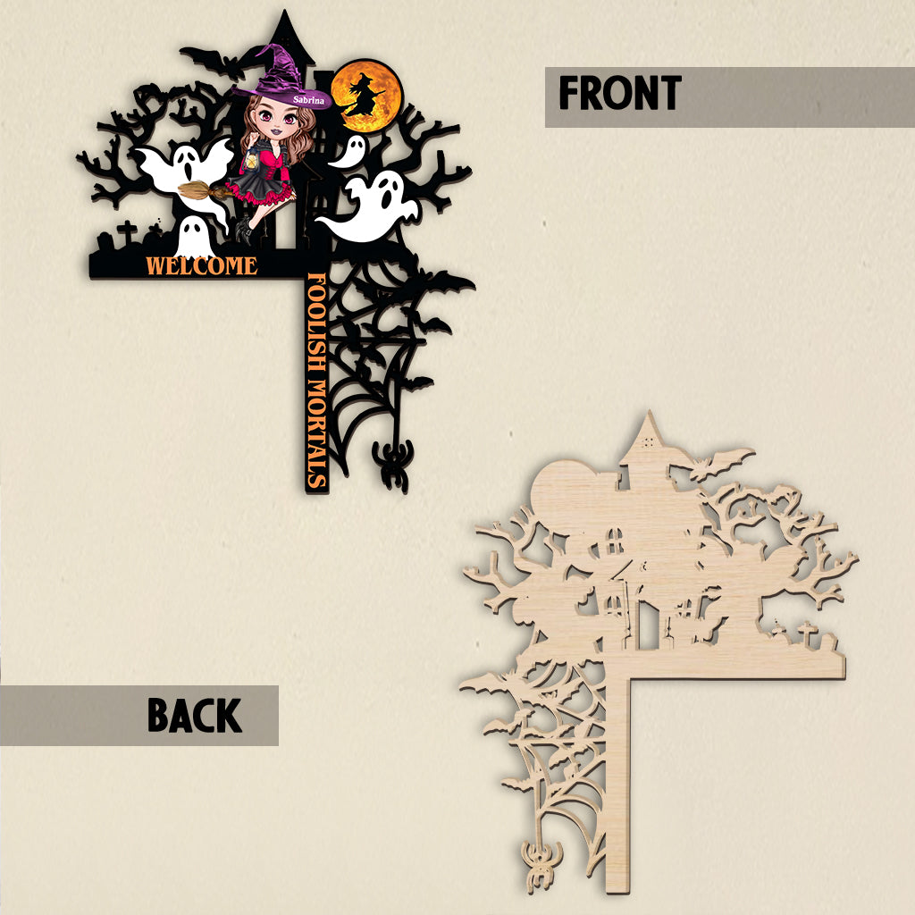 Willkommen, ihr törichten Sterblichen – Personalisierte Türrahmendekoration im Hexenstil