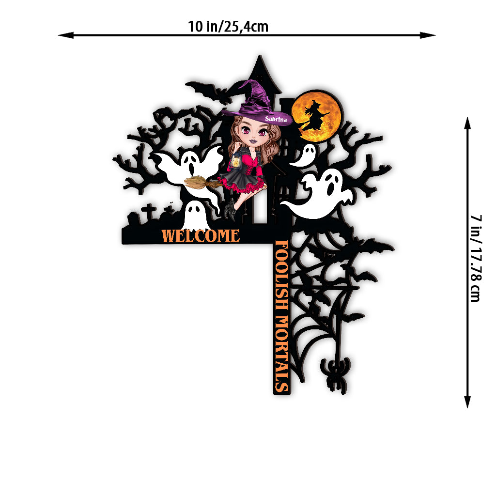 Willkommen, ihr törichten Sterblichen – Personalisierte Türrahmendekoration im Hexenstil