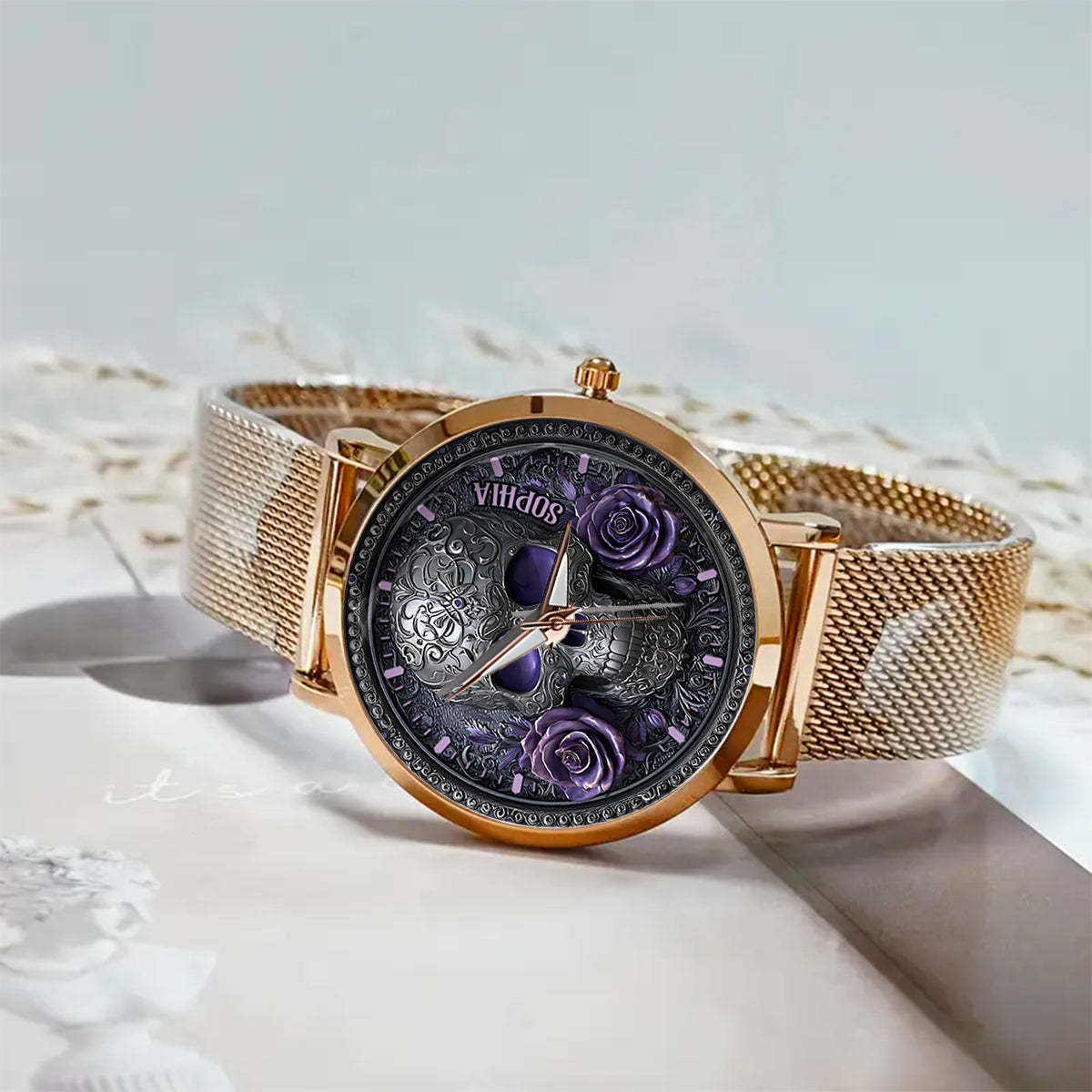 Totenkopf und Rosen – Personalisierte Totenkopf-Damenhanduhr 