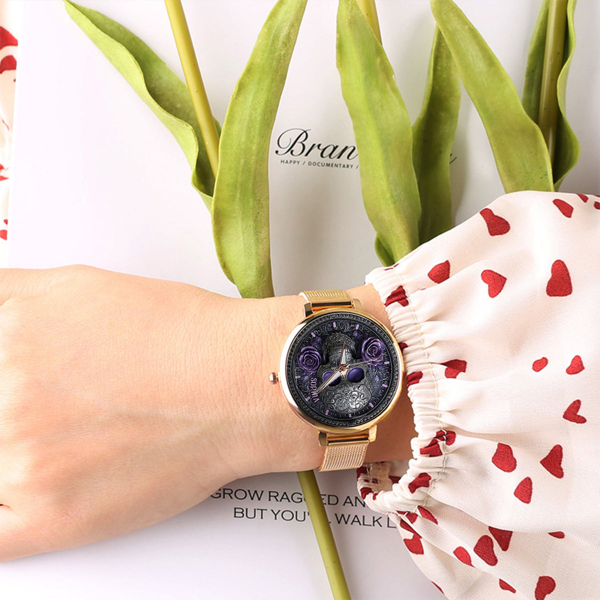 Totenkopf und Rosen – Personalisierte Totenkopf-Damenhanduhr 