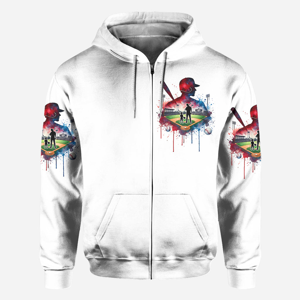 Hinter jedem Baseballspieler, der an sich glaubt, steht eine Baseball-Mama/ein Baseball-Papa, die/der zuerst an ihn geglaubt hat – personalisiertes Baseball-Shirt mit Allover-Print