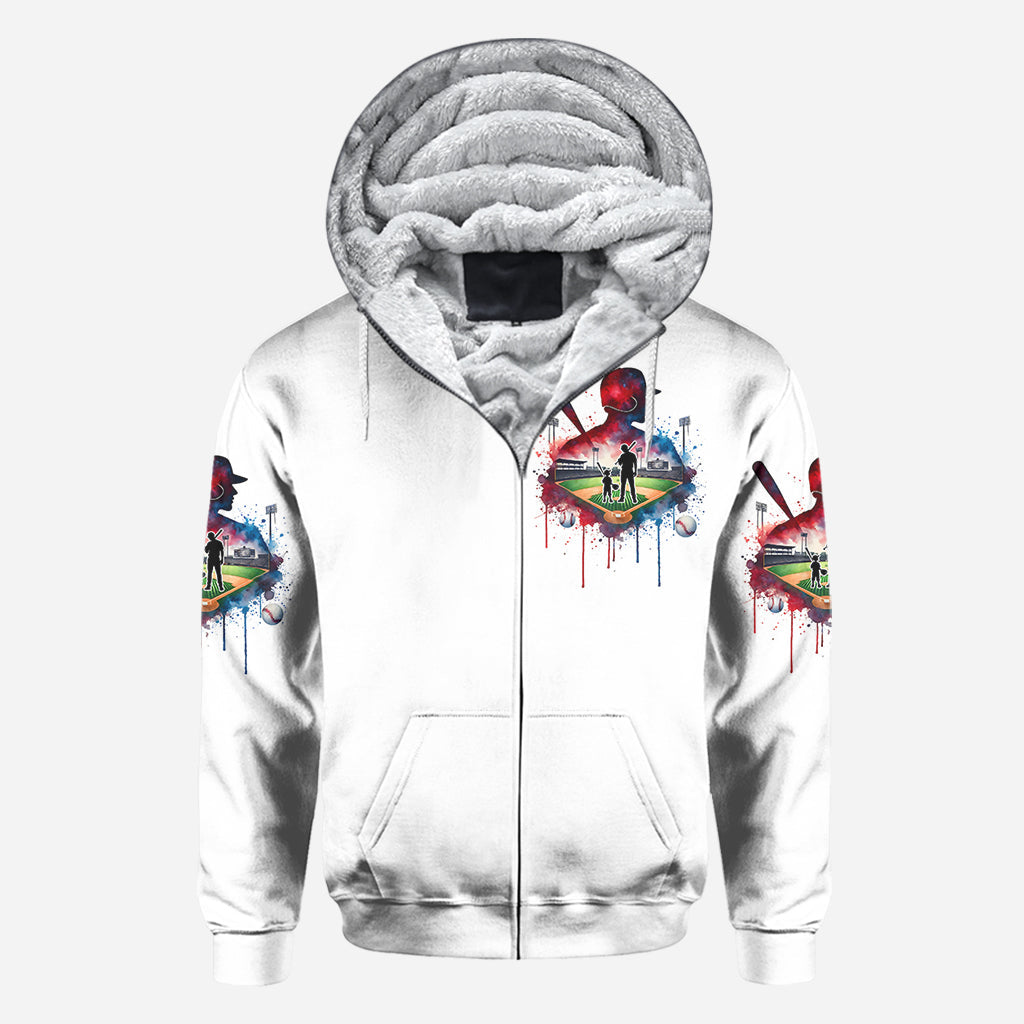 Hinter jedem Baseballspieler, der an sich glaubt, steht eine Baseball-Mama/ein Baseball-Papa, die/der zuerst an ihn geglaubt hat – personalisiertes Baseball-Shirt mit Allover-Print