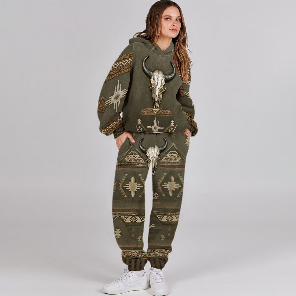 Totenkopf-Tribal-Muster, Indianermotiv – Personalisierter Hoodie und Jogginghose im Indianerstil