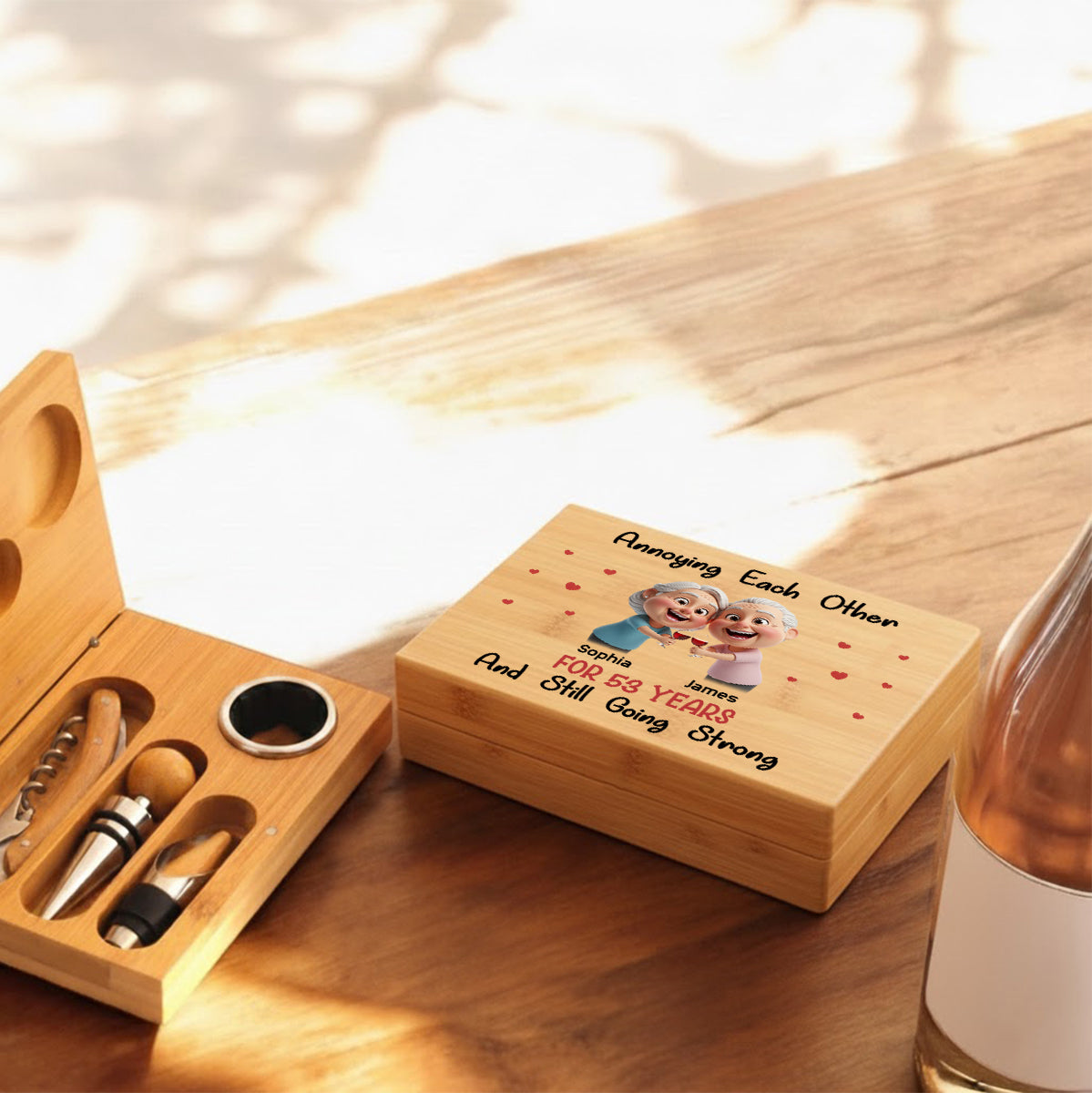 Sich gegenseitig nerven – Überzeichnetes Maskottchen – Personalisiertes Weinöffner-Set