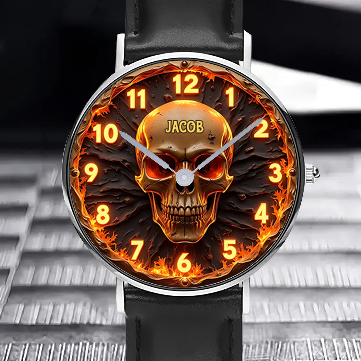 Feuerschädel – Personalisierte Totenkopf-Handuhr
