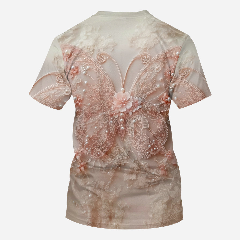 Wunderschöner Schmetterling – Personalisiertes T-Shirt mit Schmetterlingsmuster