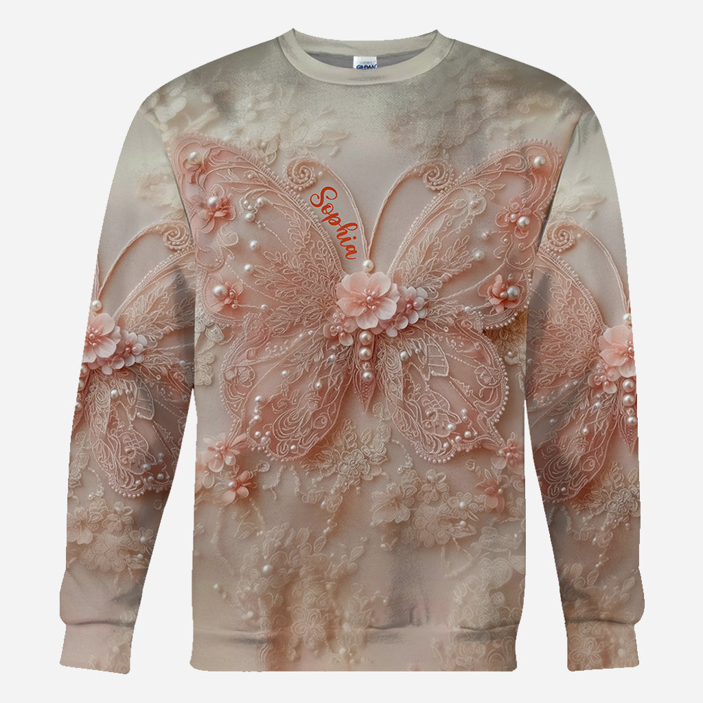 Wunderschöner Schmetterling – Personalisiertes T-Shirt mit Schmetterlingsmuster