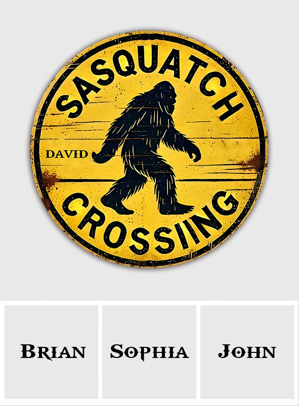 Warnschild „Sasquatch-Überquerung“ – Personalisiertes rundes Metallschild für Wanderer
