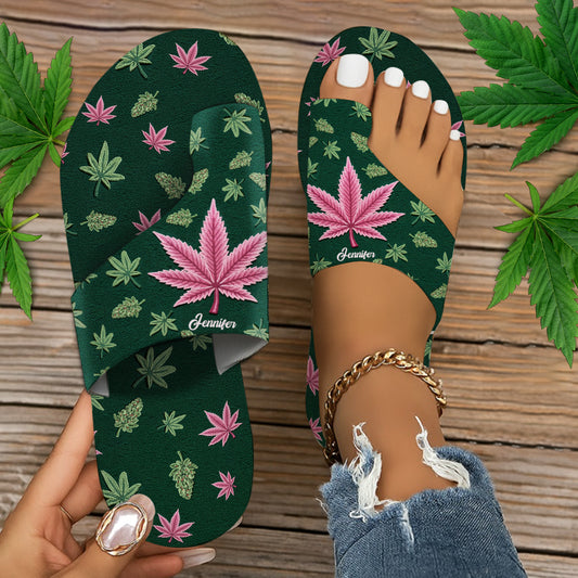 Stoner Chick – Personalisierte Zehenstegsandalen mit Weed-Motiv
