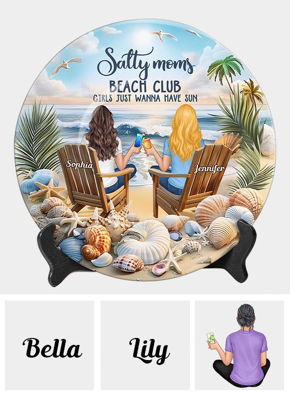 Salty Moms Beach Club – Personalisierter runder Keramikteller „Mutter“