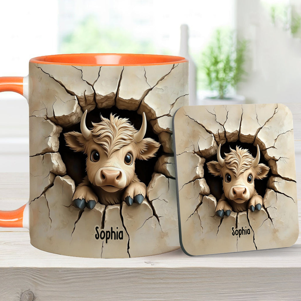 Niedliches Hochlandrind schaut hervor - Personalisierte Tasse mit Hochlandrind-Motiv