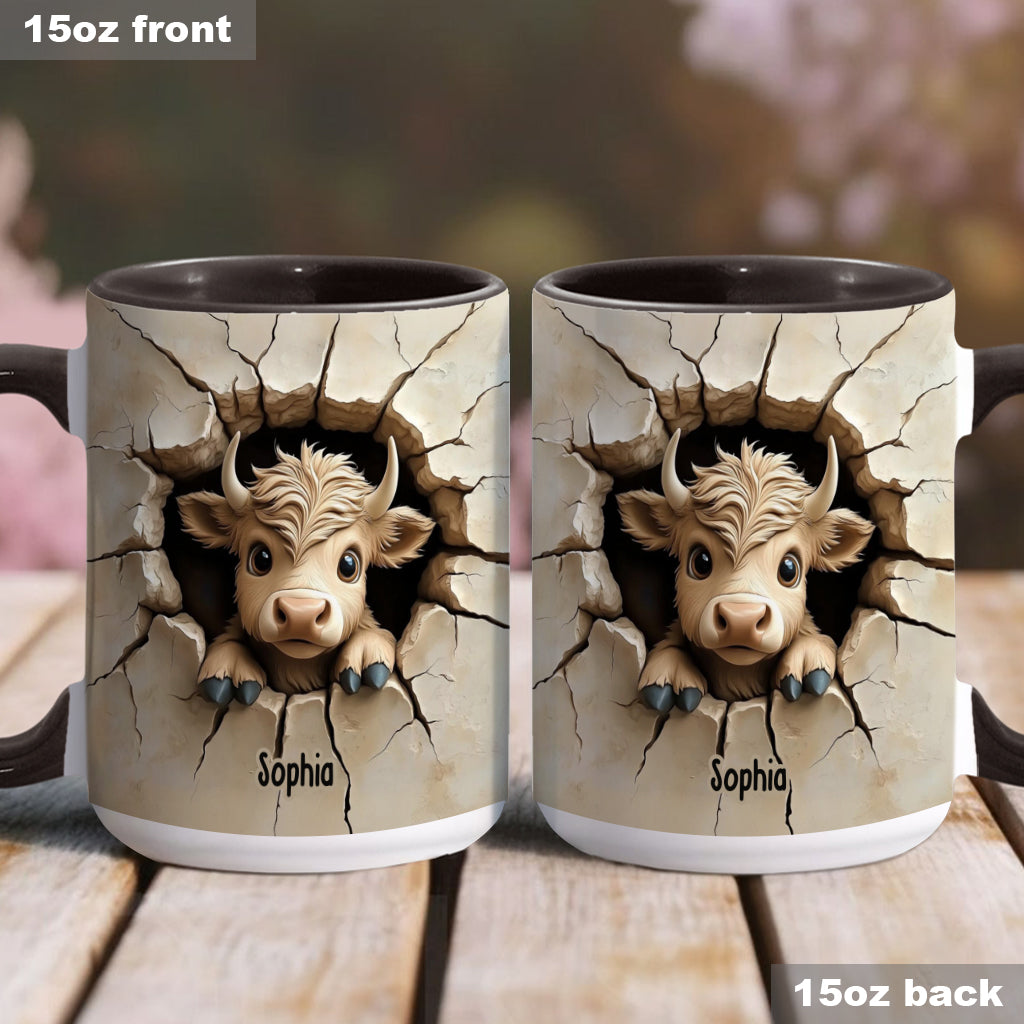 Niedliches Hochlandrind schaut hervor - Personalisierte Tasse mit Hochlandrind-Motiv
