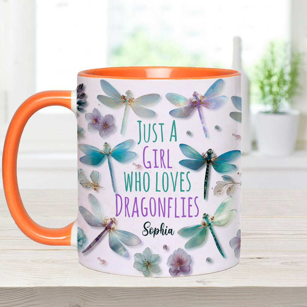 Einfach ein Mädchen, das Libellen liebt – personalisierte Tasse mit Libellenmotiv