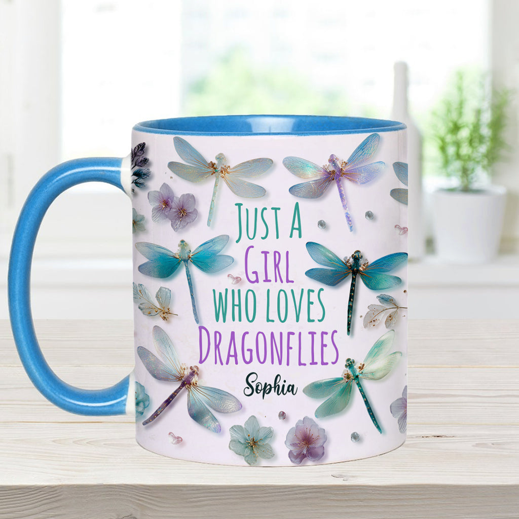 Einfach ein Mädchen, das Libellen liebt – personalisierte Tasse mit Libellenmotiv