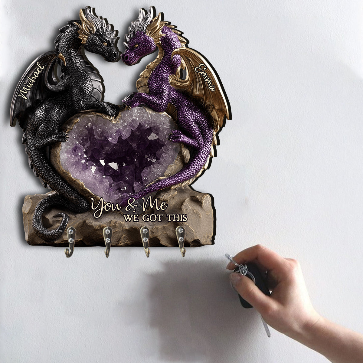 Du und ich, wir schaffen das – Personalisierter Drachen-Hängeständer in individueller Form