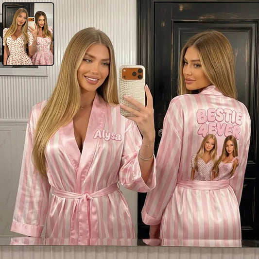 Besties Forever - Personalisierte Satinrobe für beste Freunde