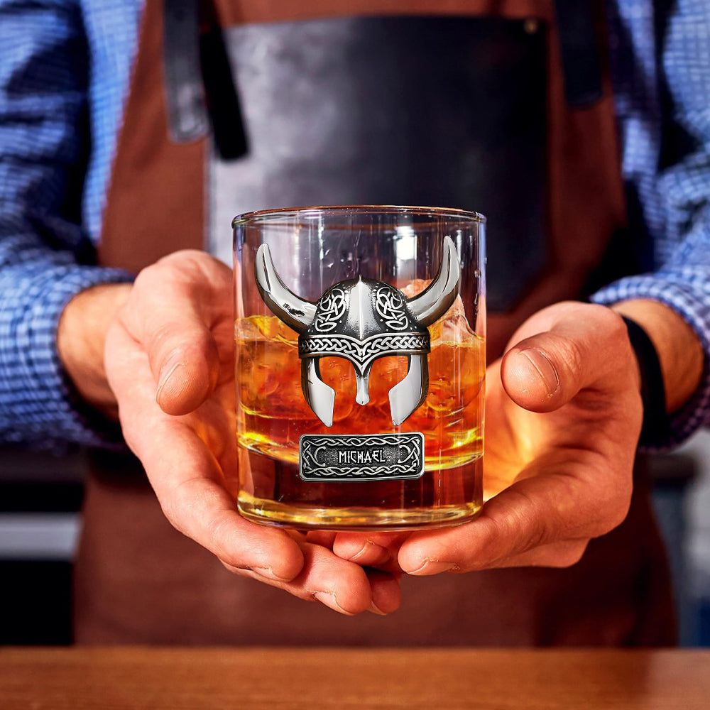 Wikinger trinken Whiskey – personalisiertes Wikinger-Whiskeyglas