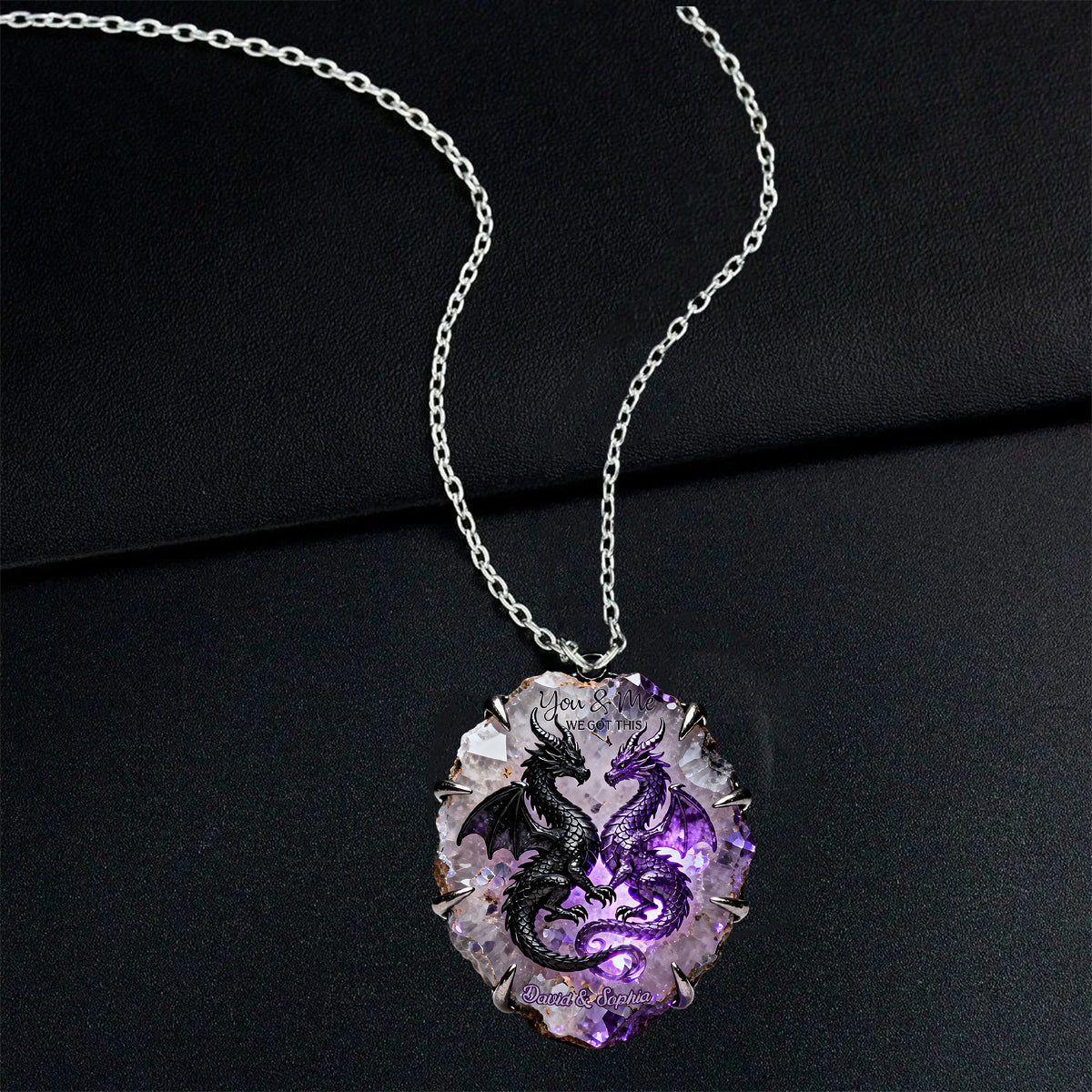 „Du und ich, wir schaffen das“ – Personalisierte Metallkette mit Anhänger in Partnerform