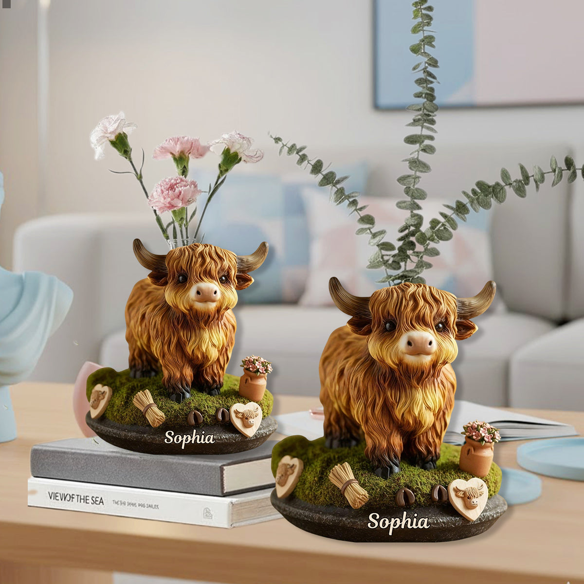 Niedliche Kuh – Personalisierte Acryl-Blumenvase in Form einer Hochlandkuh