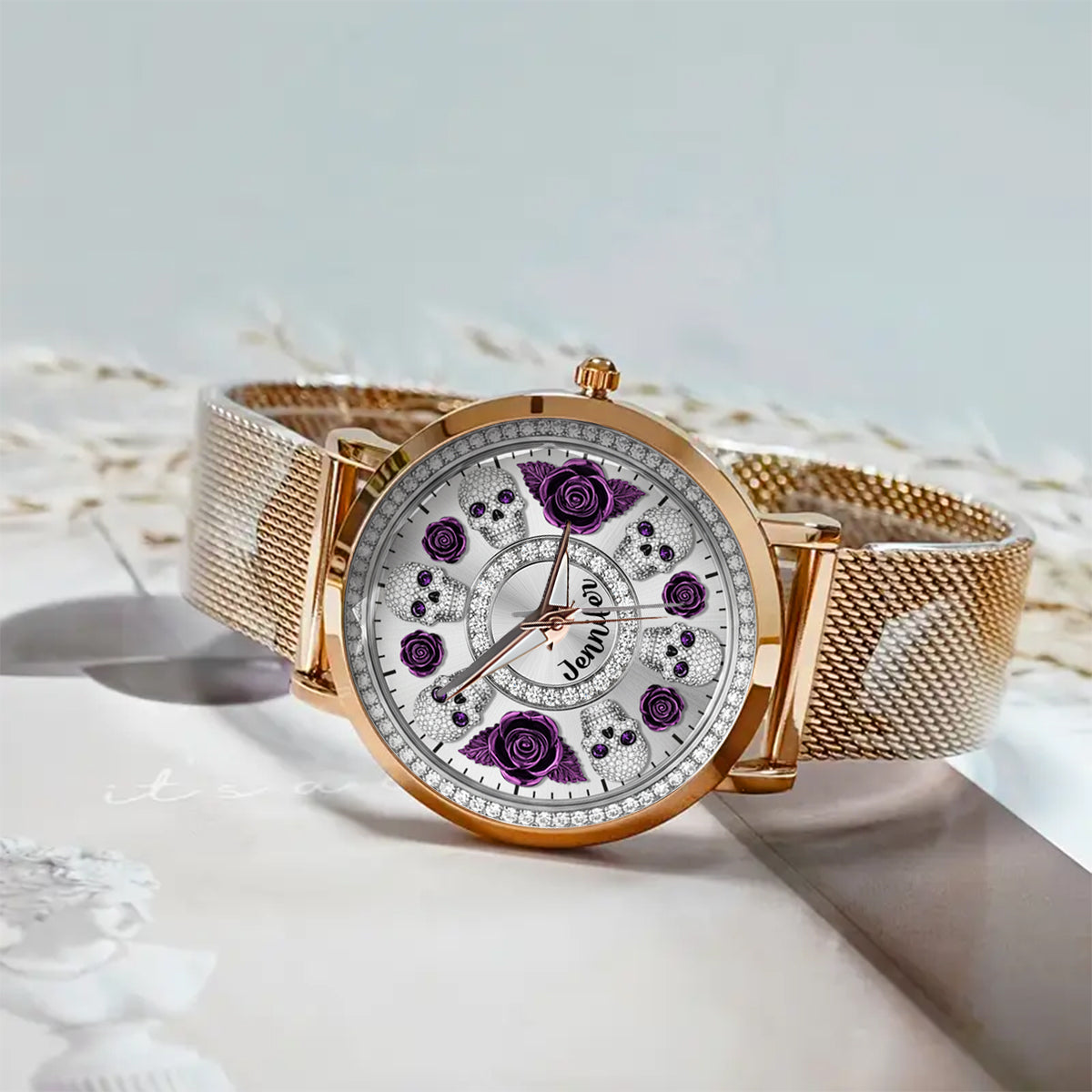 Totenkopf und Rosen – Personalisierte Totenkopf-Damenhanduhr 