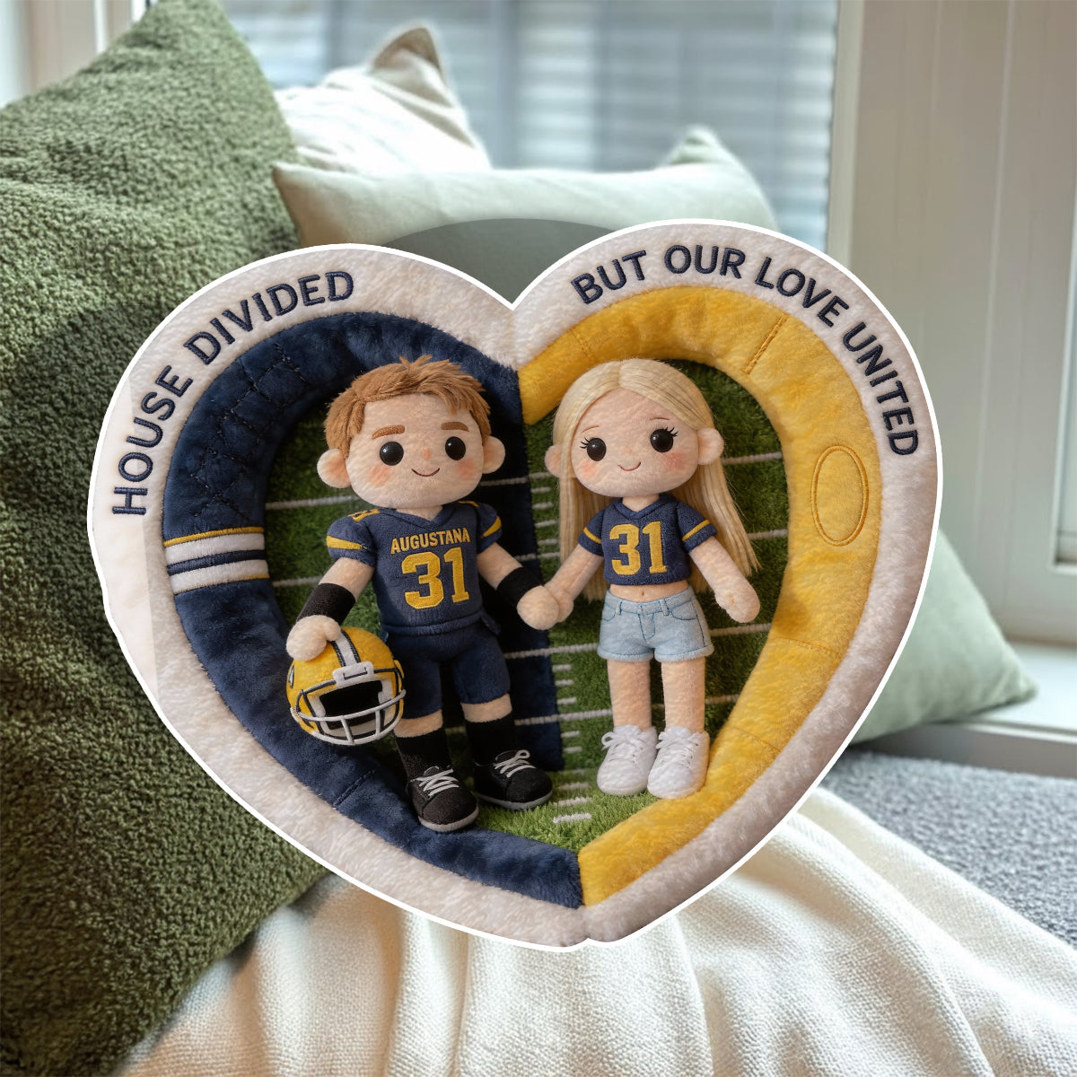 Football House Divided – Personalisiertes Fußballkissen aus Kunstfell