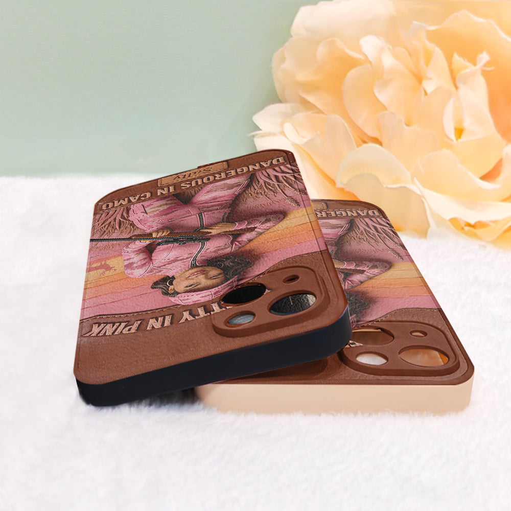 Benutzerdefinierte Handyhülle „Gefährlich in Tarnfarben“ – Jagdleder