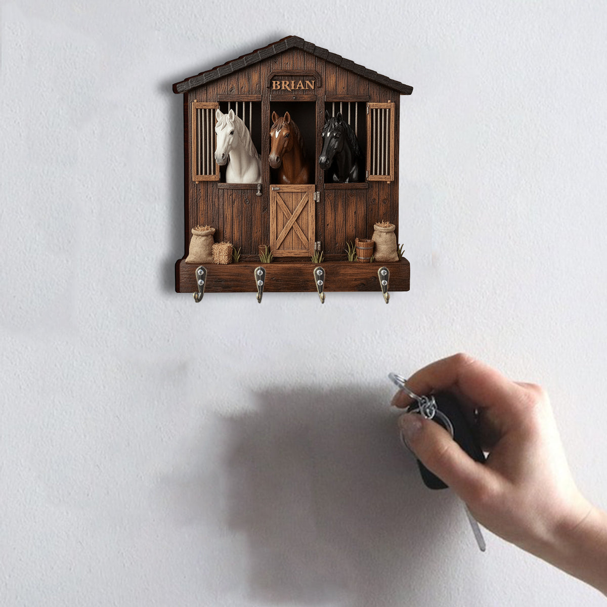 Pferdestall – Personalisierter Hängeständer in Pferdeform