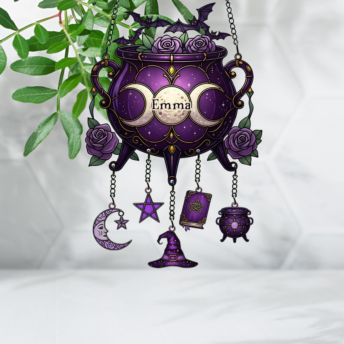Magisches Hexenwerkzeug – Personalisierter Hexen-Fensterhänger mit Anhängern