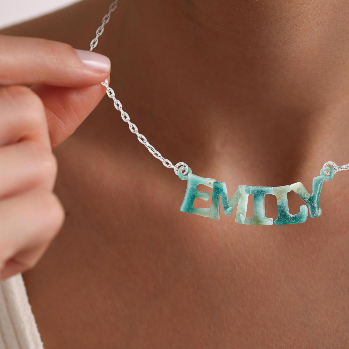 Personalisierte Halskette mit Anhänger aus Treibglas für Meeresliebhaber