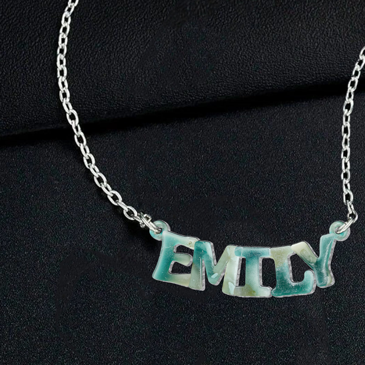 Personalisierte Halskette mit Anhänger aus Treibglas für Meeresliebhaber