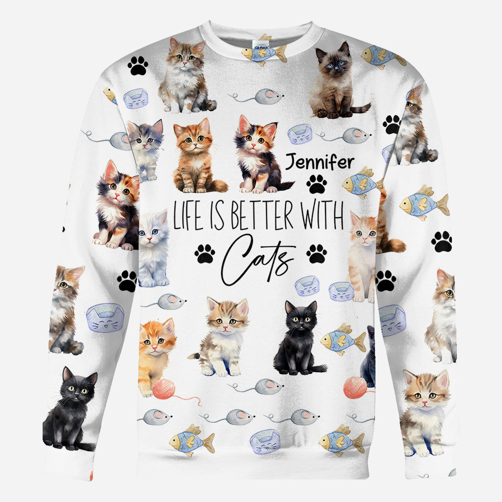 Das Leben ist schöner mit Katzen – Personalisiertes T-Shirt mit Katzenmotiv