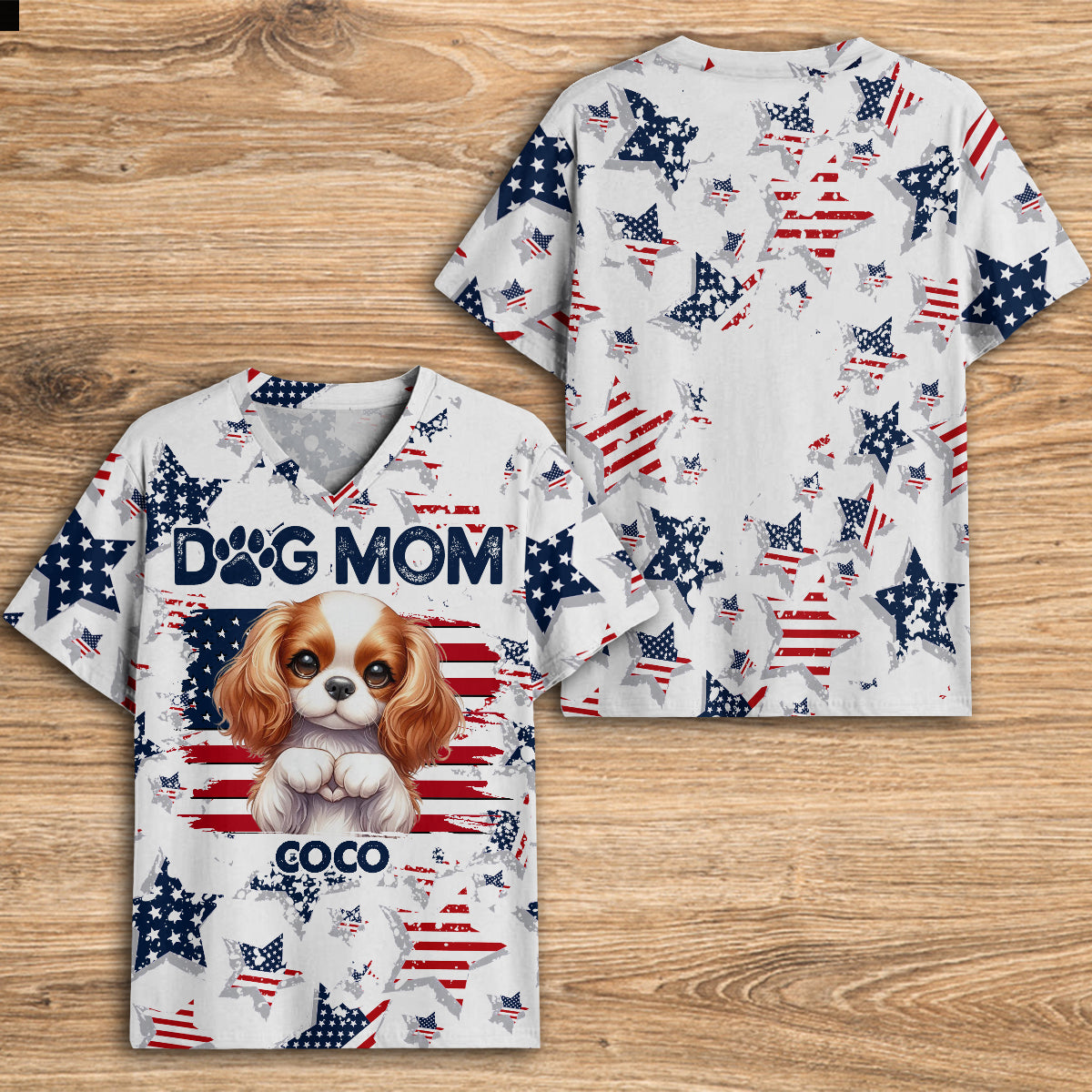 Patriot Dog Mom - Personalisiertes T-Shirt mit V-Ausschnitt und vollflächigem Hunde-Aufdruck