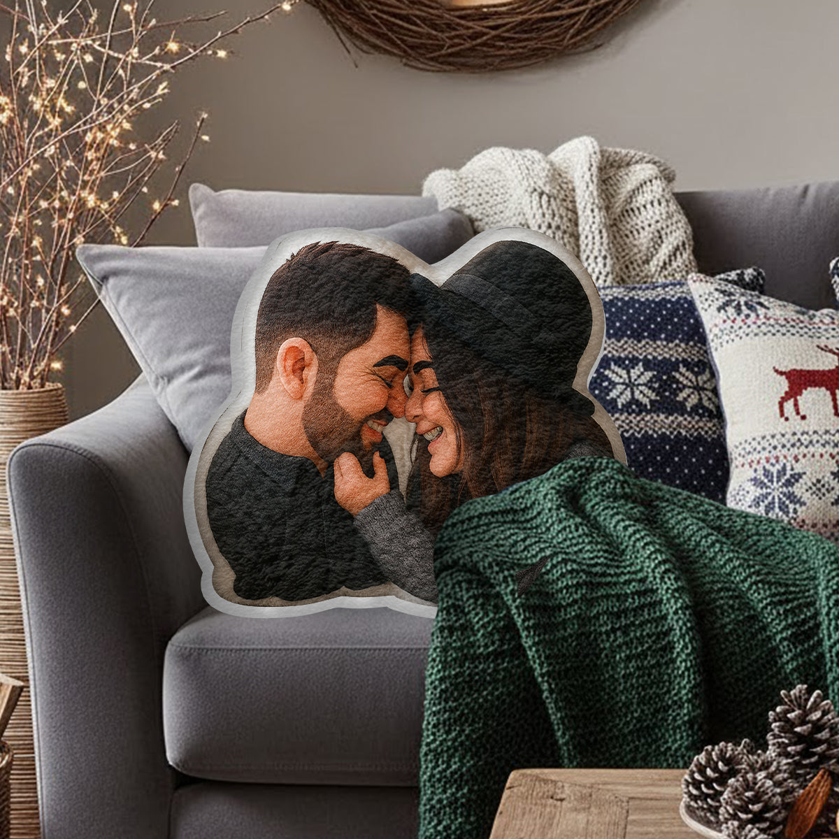 Lustiges Geschenk: Personalisiertes Kissen in Form eines Maskottchens im Cartoon-Stil