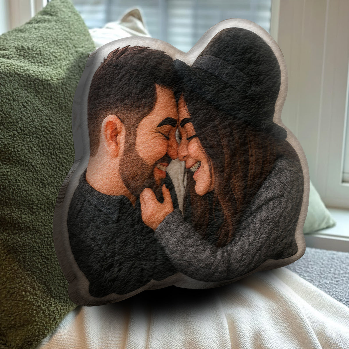 Lustiges Geschenk: Personalisiertes Kissen in Form eines Maskottchens im Cartoon-Stil