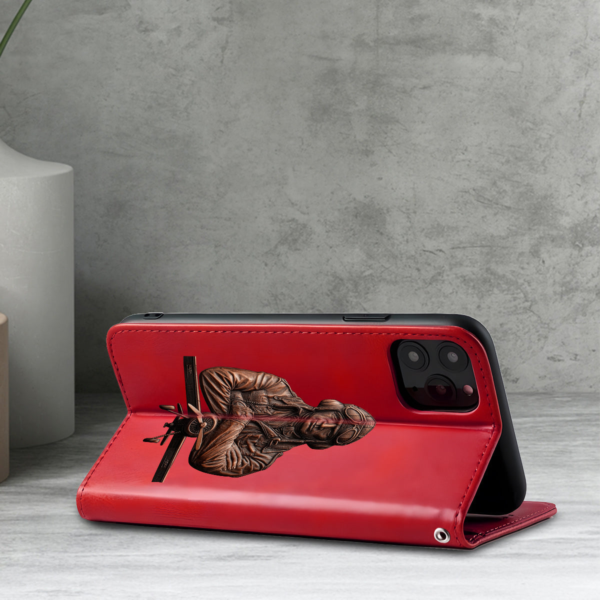 Der Himmel ist nicht die Grenze – Personalisierte Piloten-Handyhülle mit Tragegurt